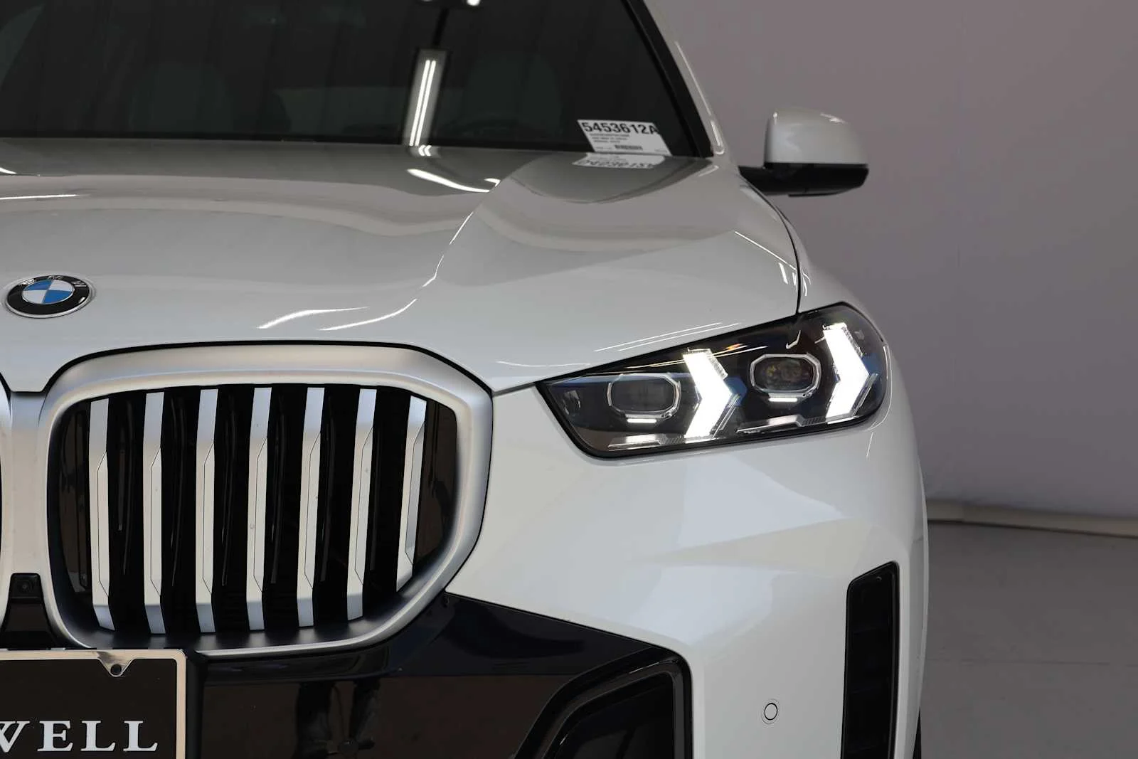 Certified Used 2026 Mineral White Metallic BMW xDrive40i image 5