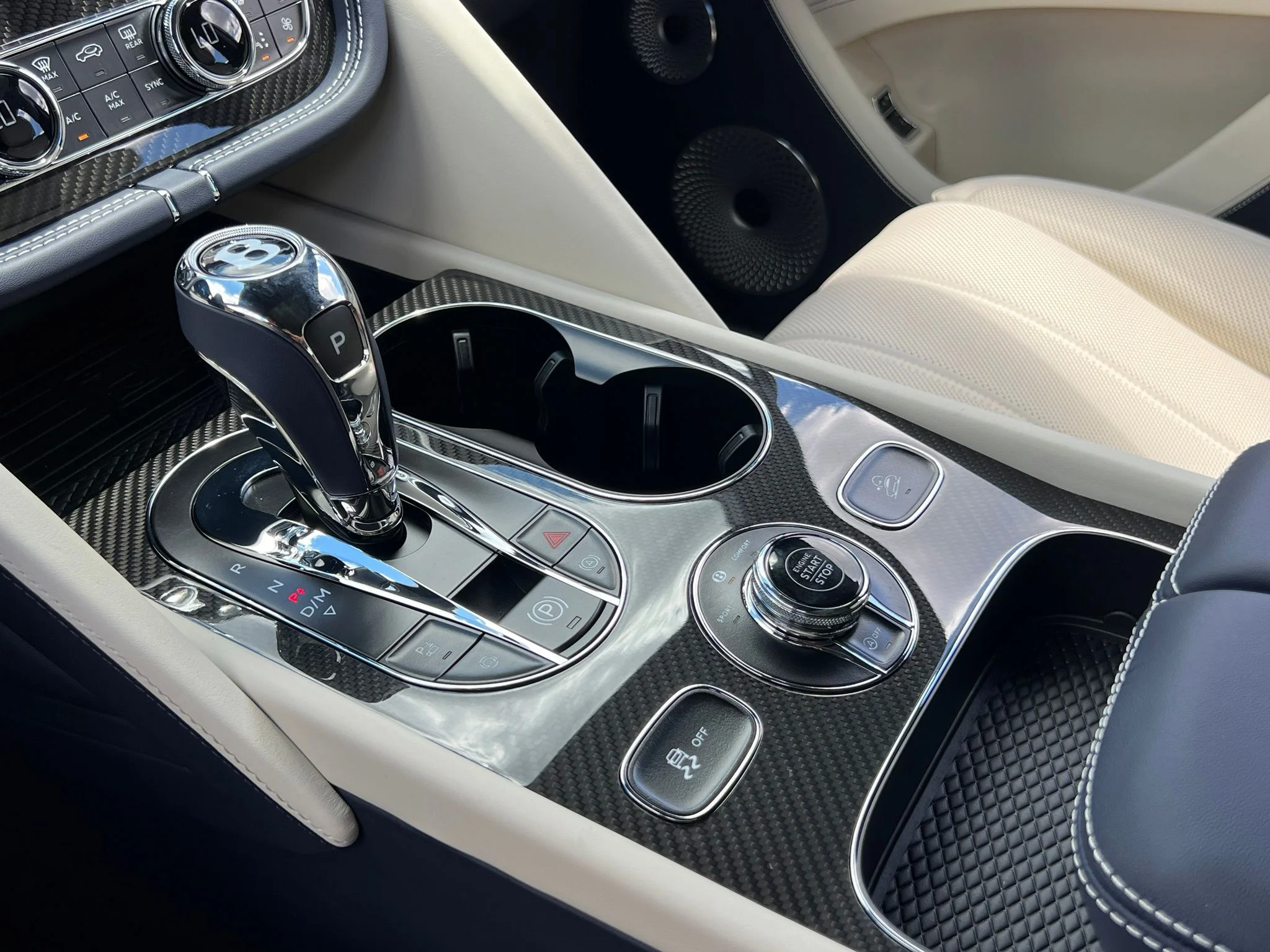 New 2026 White Bentley  image 44