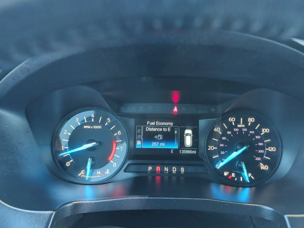 Used 2017 Gray Ford XLT image 18