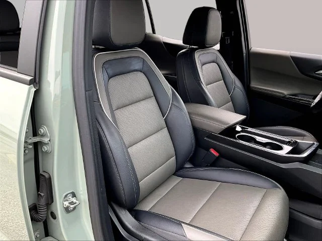 Used 2025 Green Chevrolet LT image 30