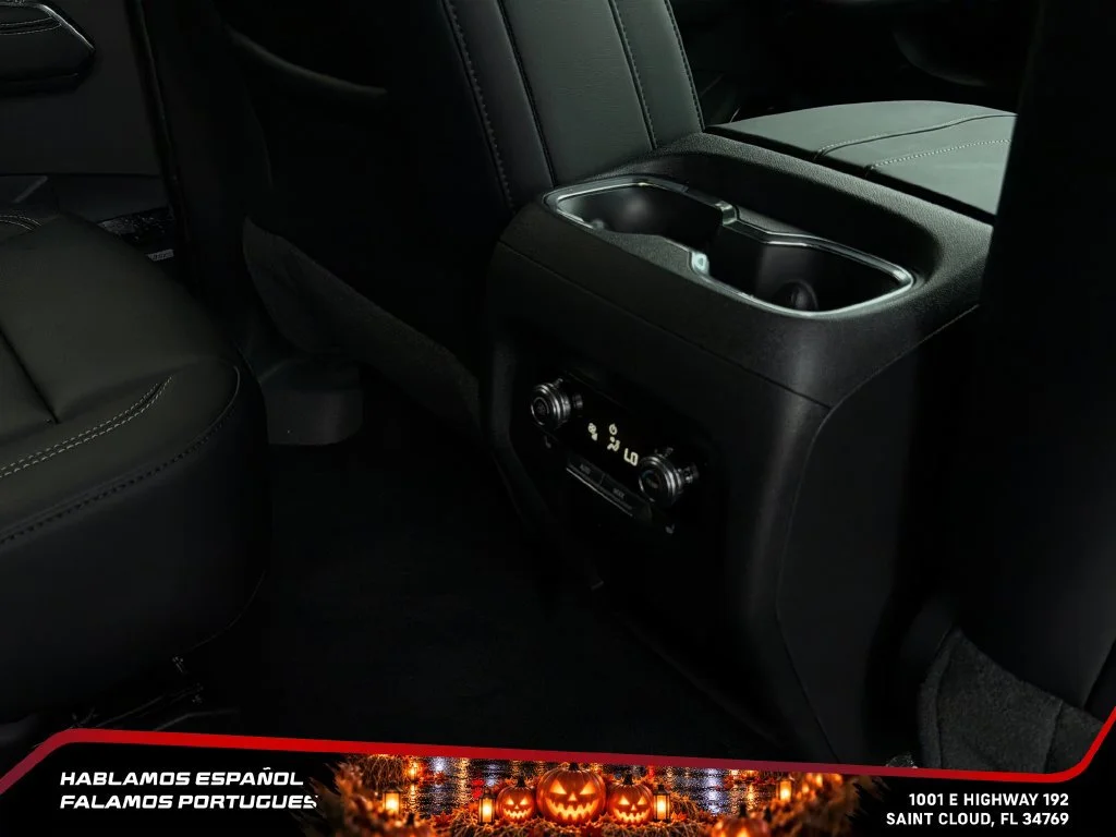 New 2026 Glacier White Tricoat GMC Elevation image 29
