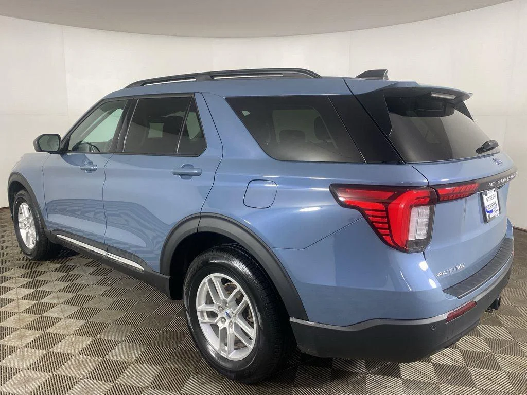 Used 2025 Vapor Blue Ford Active image 26