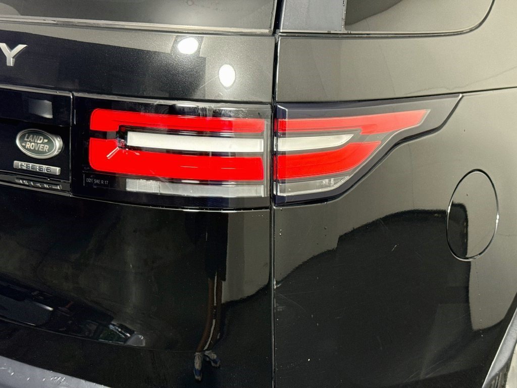 Used 2018 Narvik Black Land Rover HSE image 30