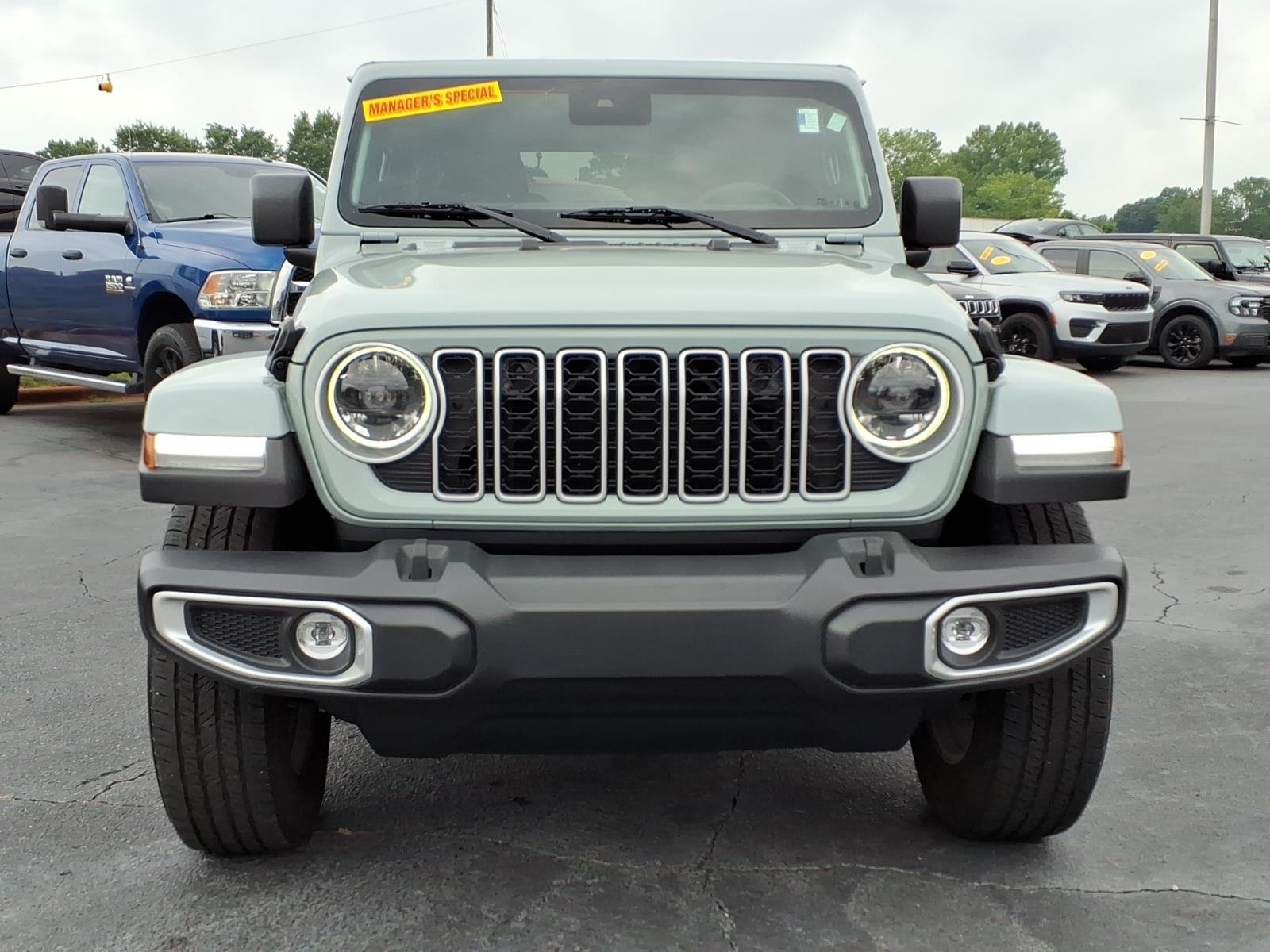Used 2024 Gray Jeep Sahara image 2