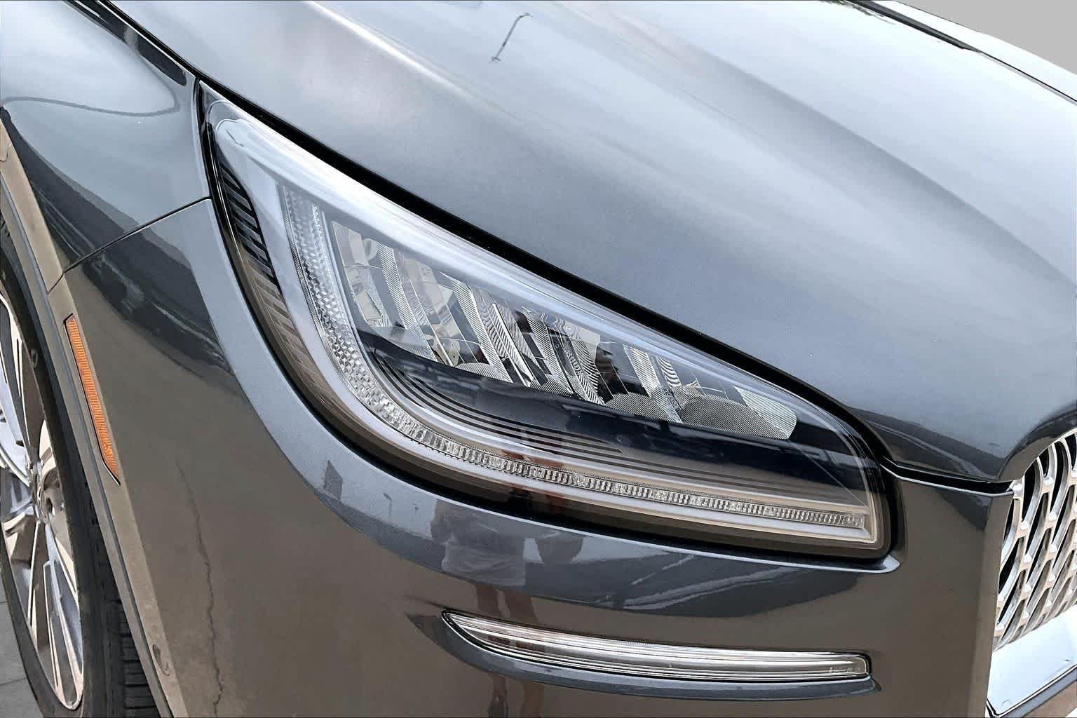 Used 2020 Magnetic Gray Lincoln Reserve image 27