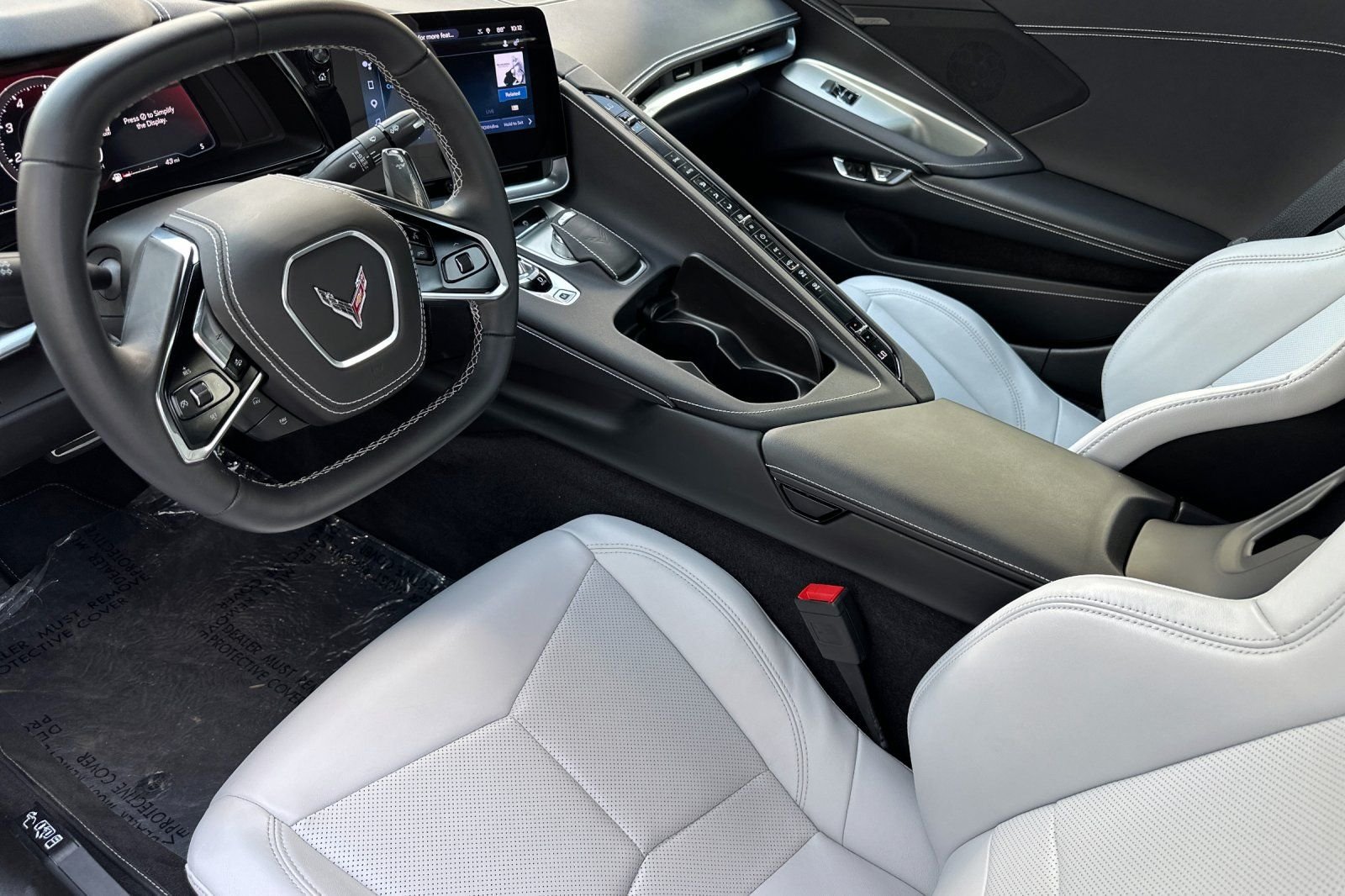 Used 2025 White Chevrolet Stingray image 9