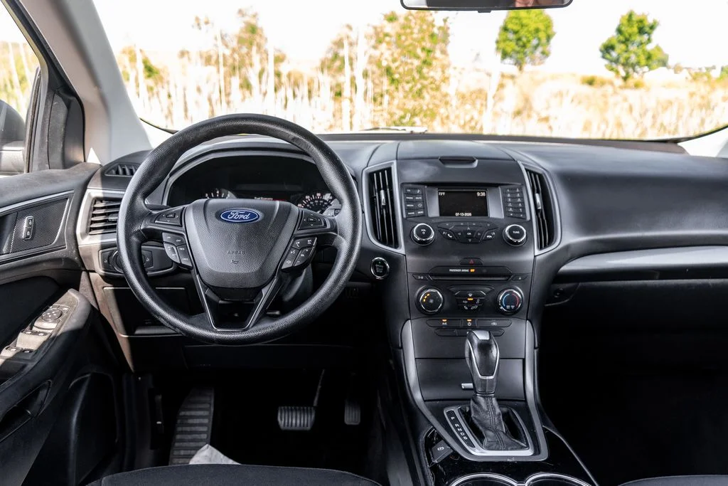 Used 2018 Silver Ford SE image 15