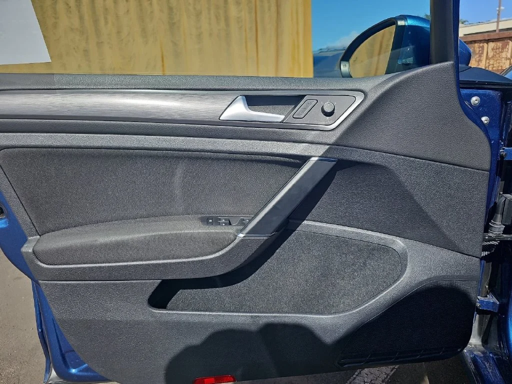 Used 2019 Blue Volkswagen S image 26