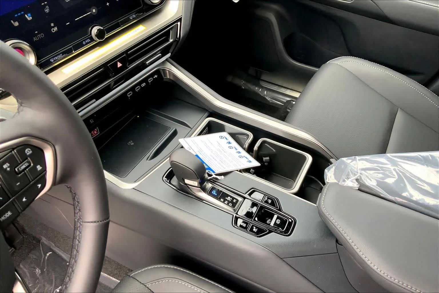 New 2026 Wind Chill Pearl Lexus PREMIUM AWD image 7
