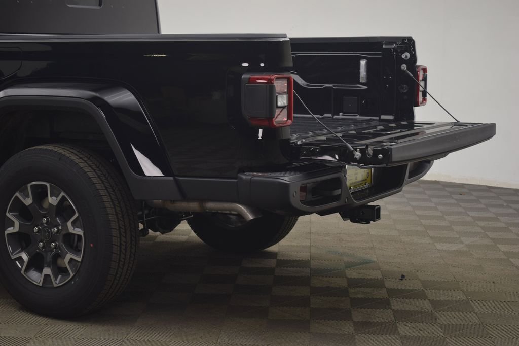 New 2026 Black Clear-Coat Exterior Paint Jeep Sahara image 16