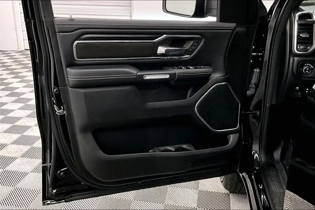 Used 2023 Diamond Black Crystal Pearlcoat Ram Laramie image 18