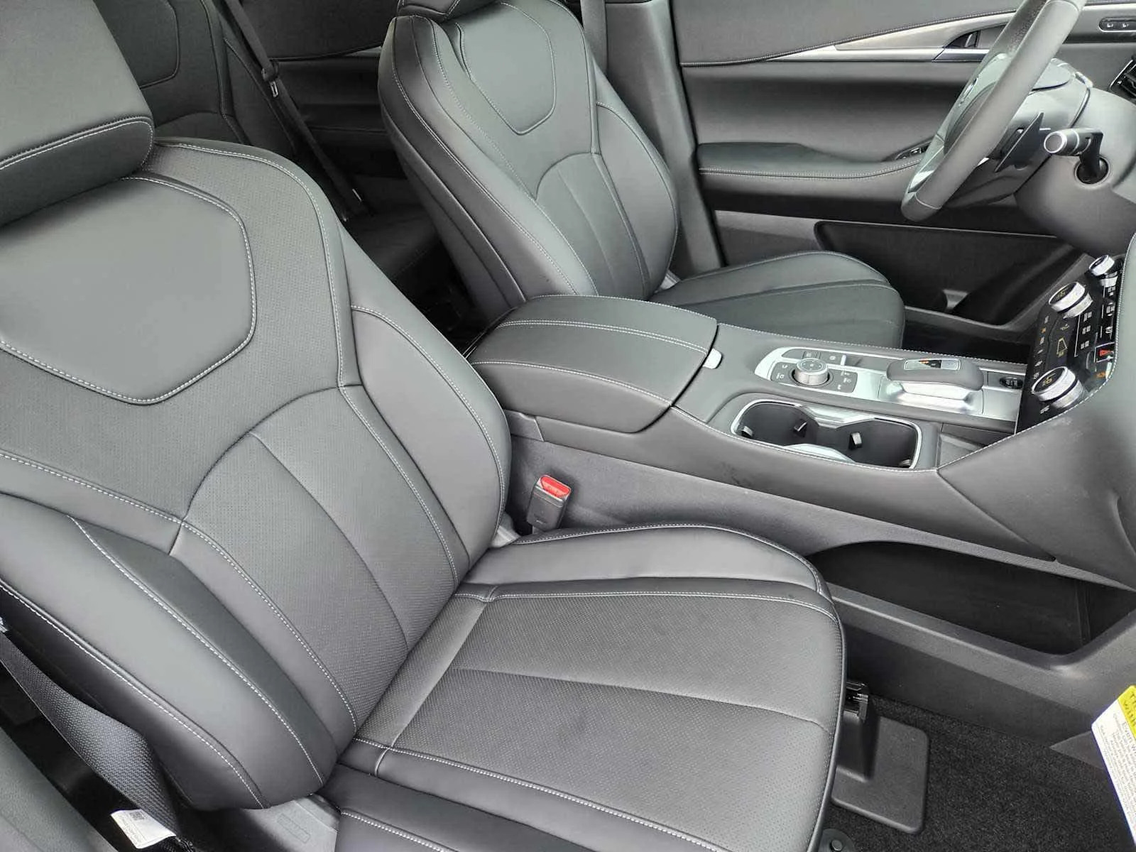 Certified Used 2026 Deep Emerald INFINITI LUXE image 11