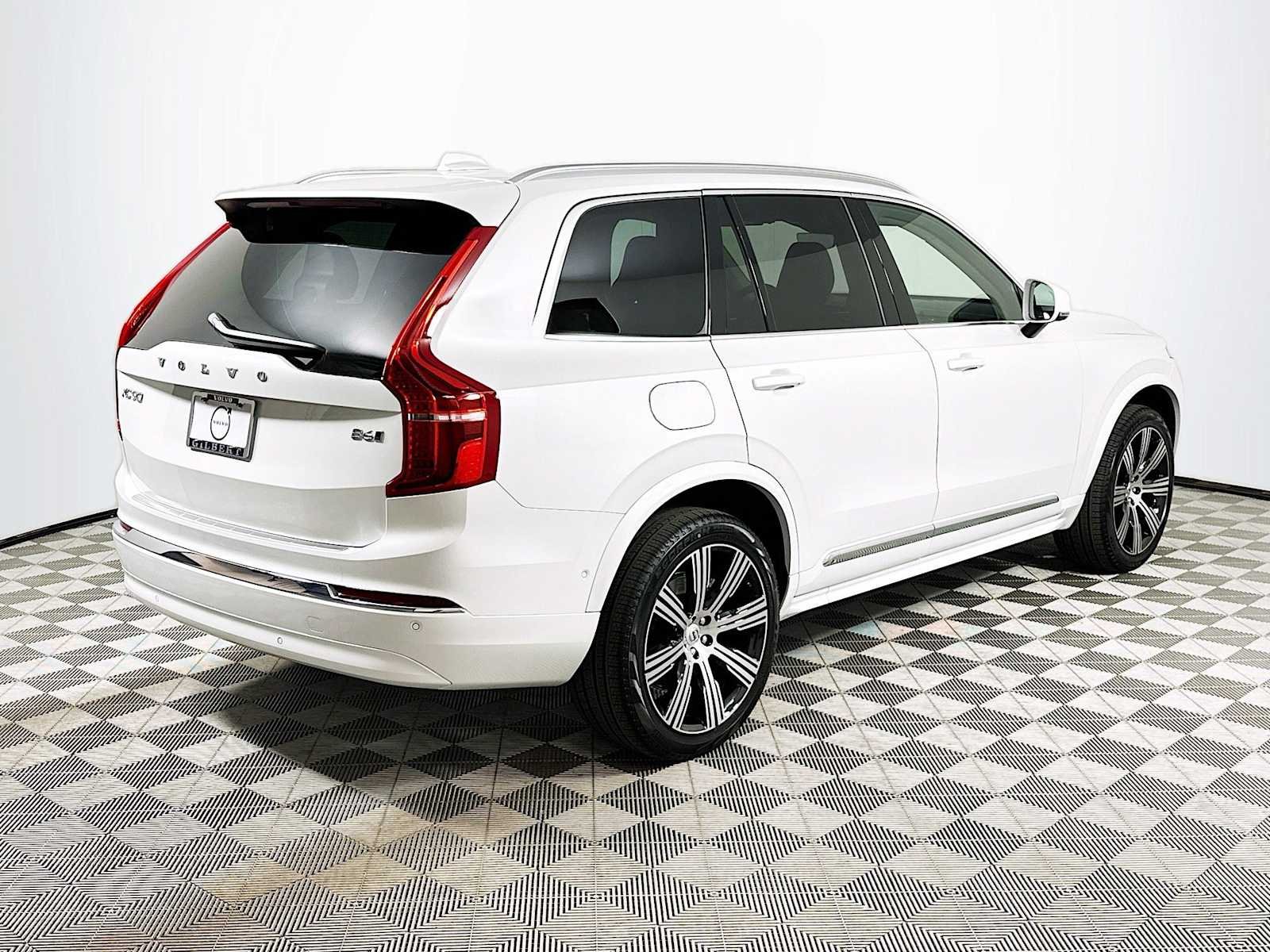 Certified Used 2025 Crystal White Volvo Plus image 6