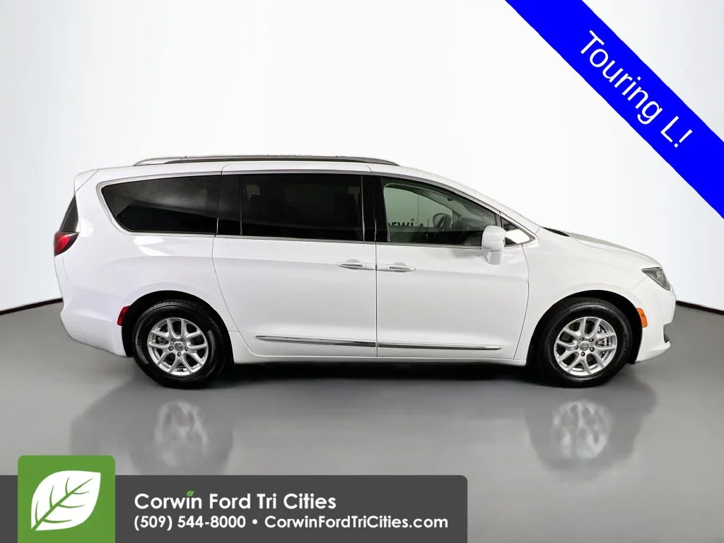 Used 2020 Bright White Clearcoat Chrysler Touring L image 19