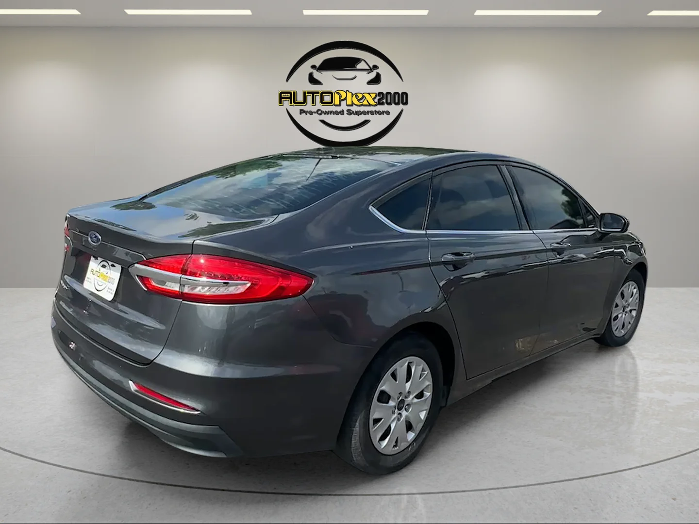 Used 2019 Gray Ford S image 7