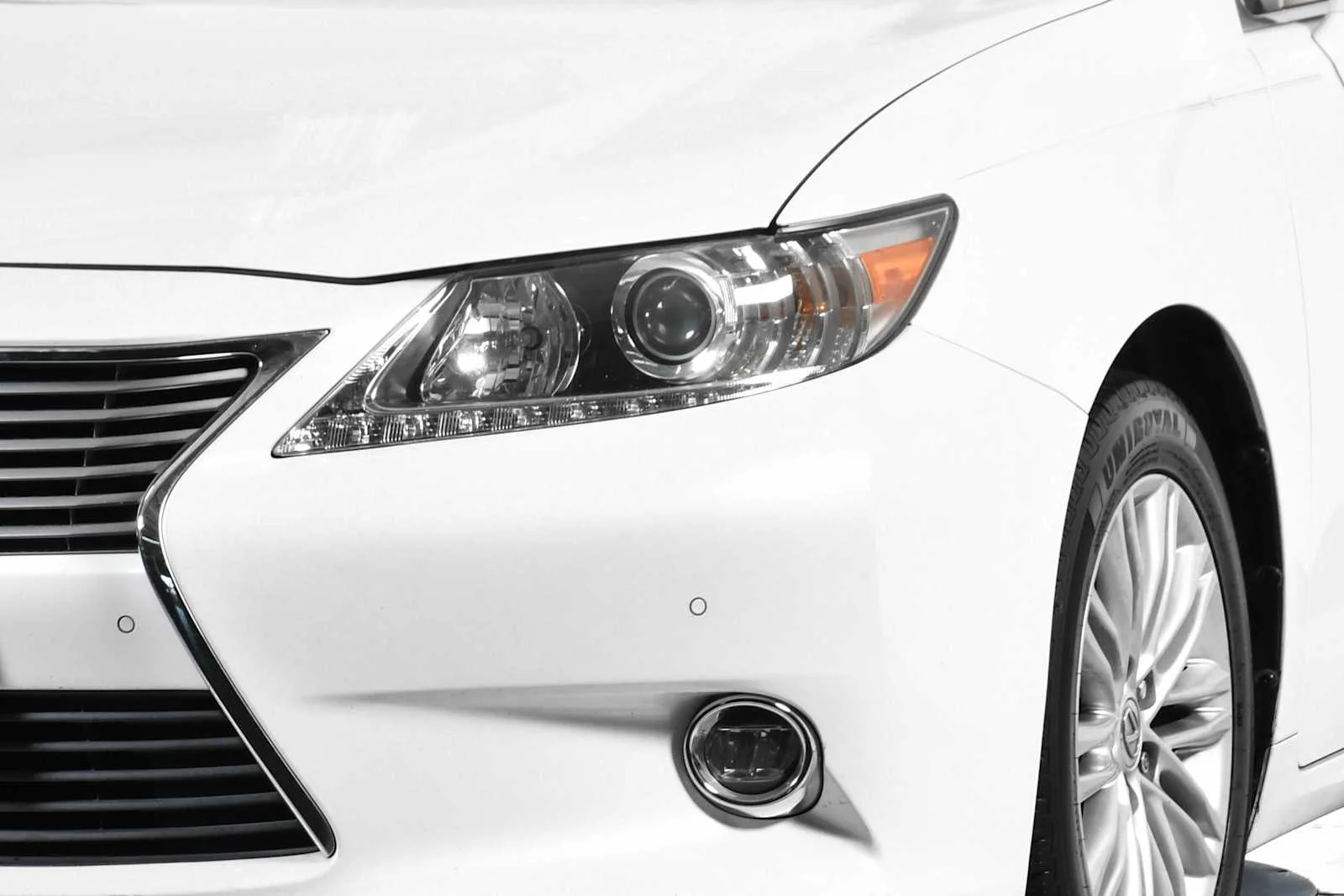 Used 2015 Starfire Pearl Lexus  image 11