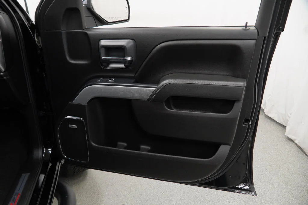 Used 2016 Black Chevrolet LTZ 2LZ image 38