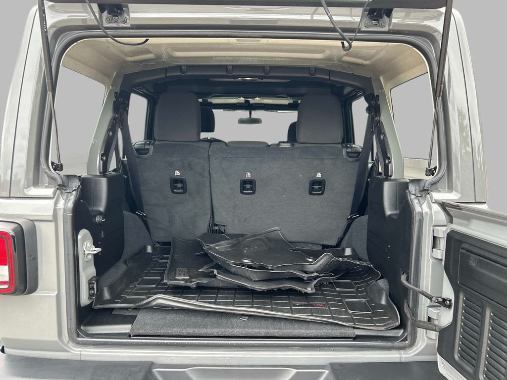 Used 2022 Gray Jeep Unlimited High Tide image 11