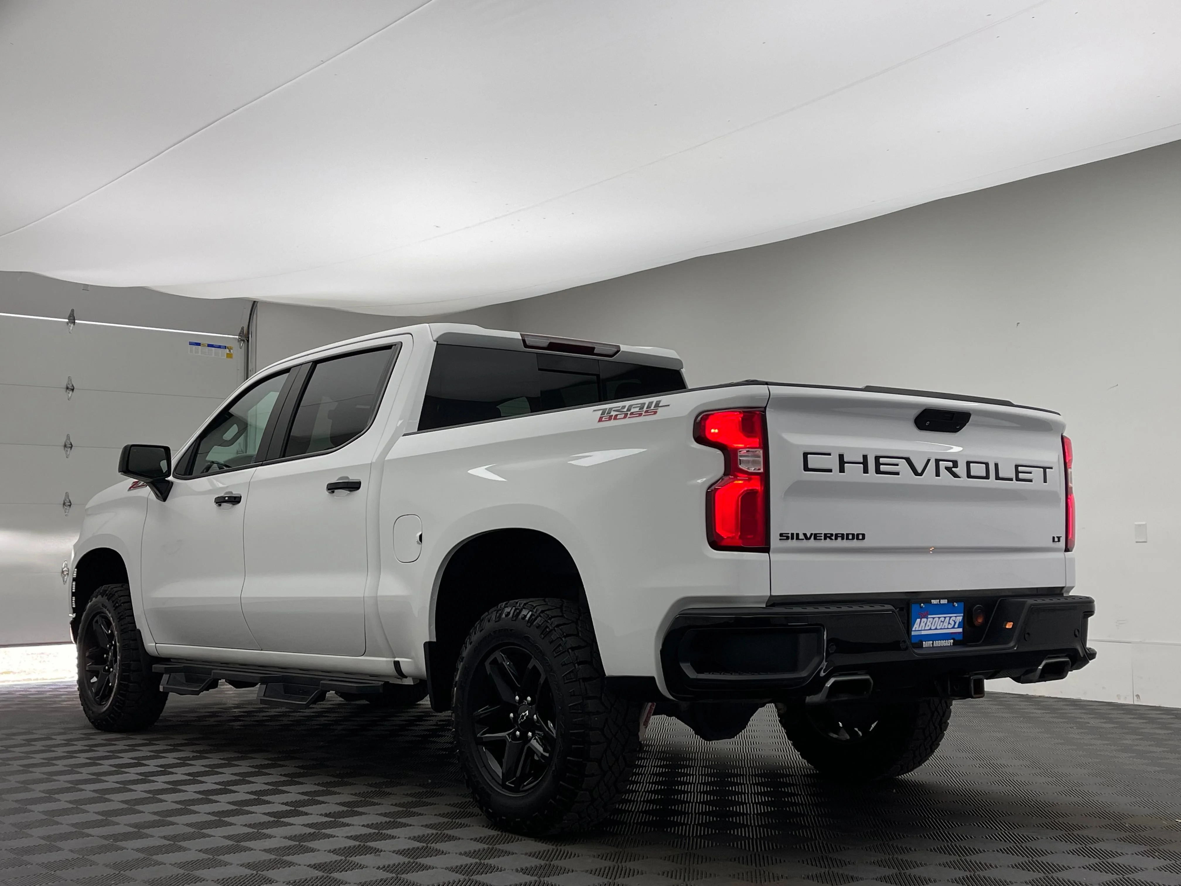 Used 2021 SUMMIT WHITE Chevrolet LT Trail Boss image 10