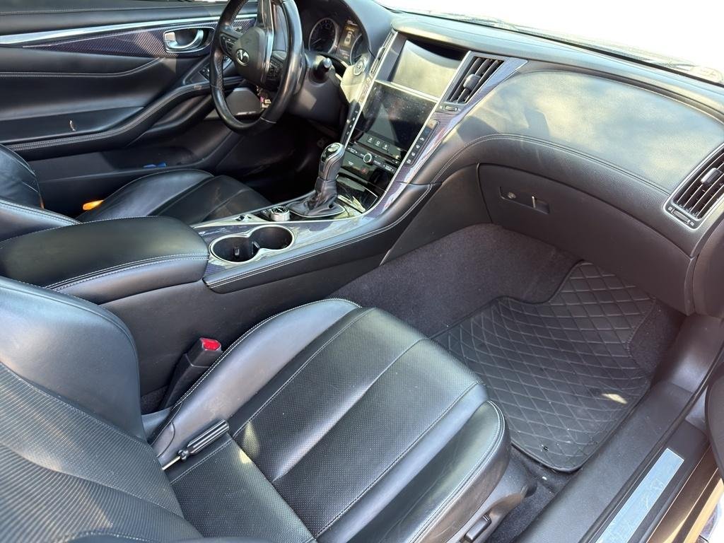 Used 2017 Graphite Shadow INFINITI Red Sport 400 image 7