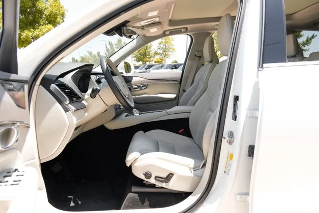 Used 2024 Crystal White Volvo Ultimate image 4
