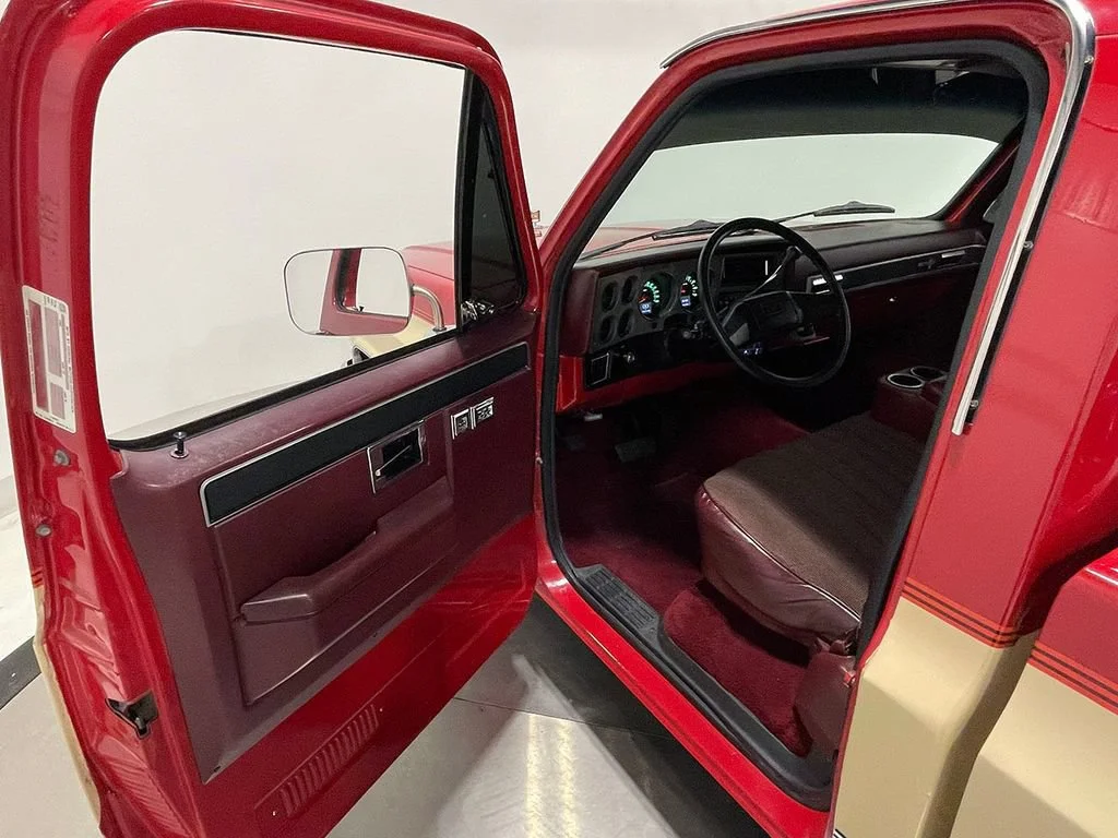 Used 1985  Chevrolet NA image 66