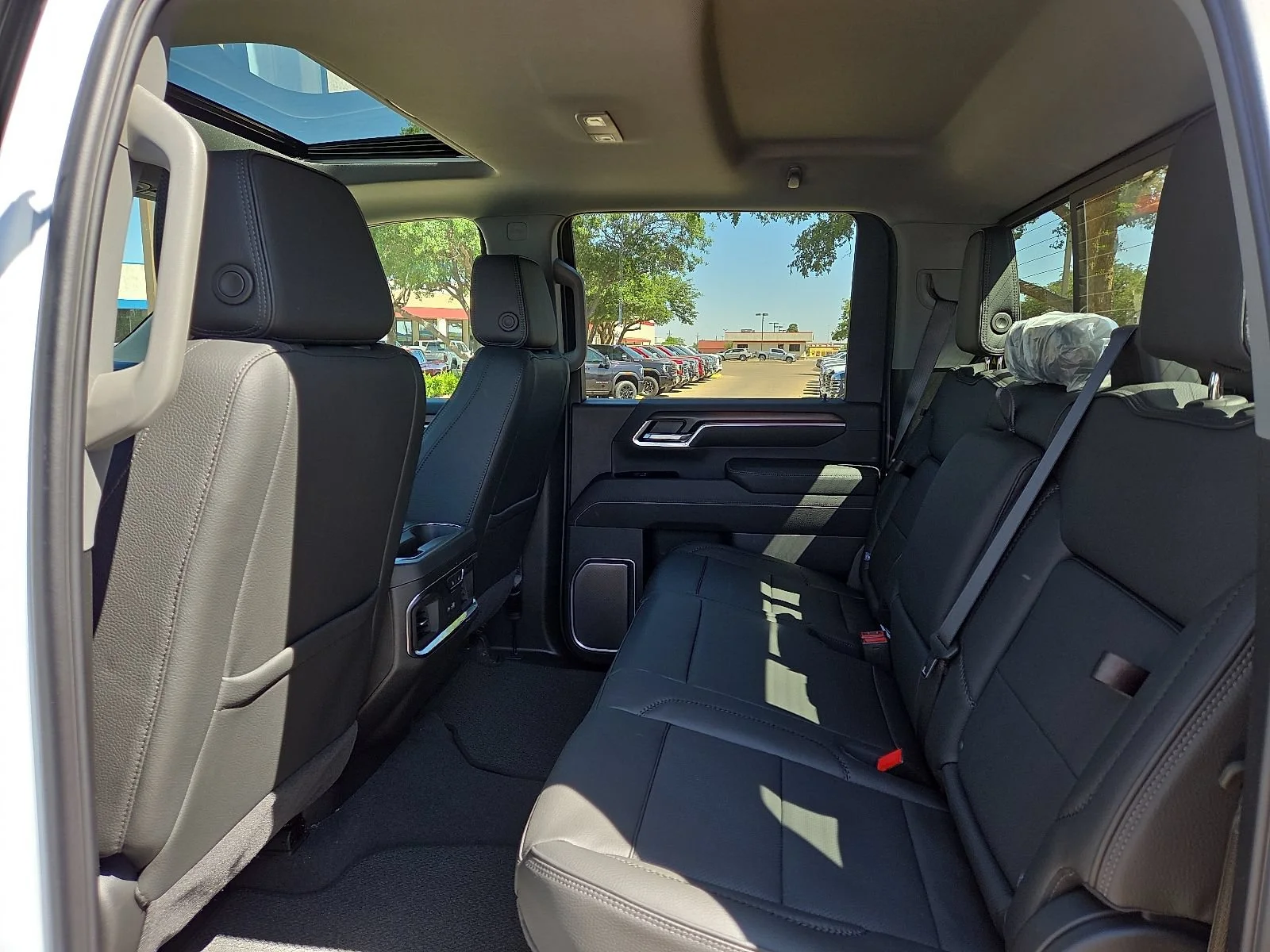 2026 GMC Sierra 2500HD Denali - Photo 10