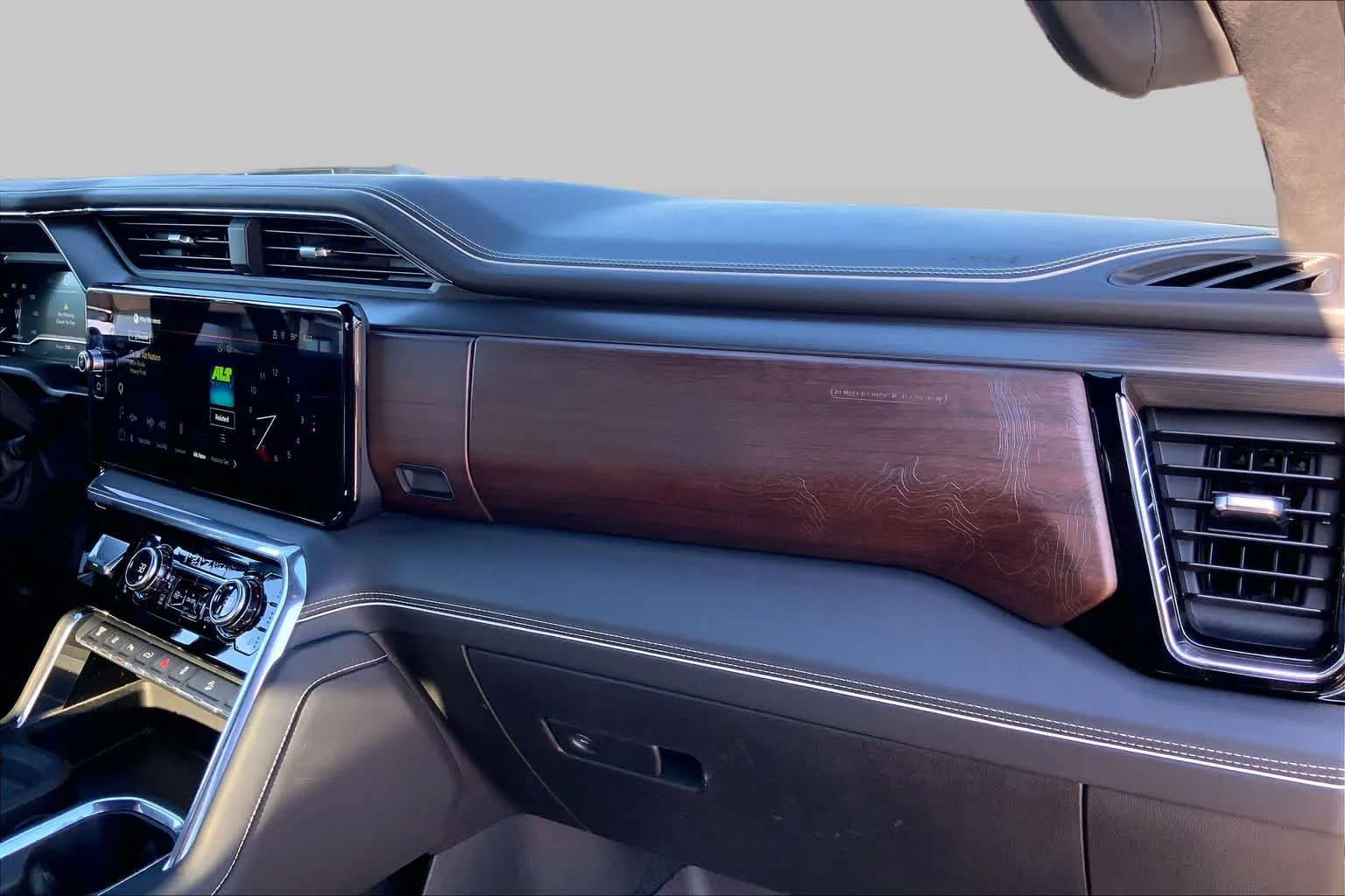 Used 2025 Sterling Metallic GMC Denali Ultimate image 18