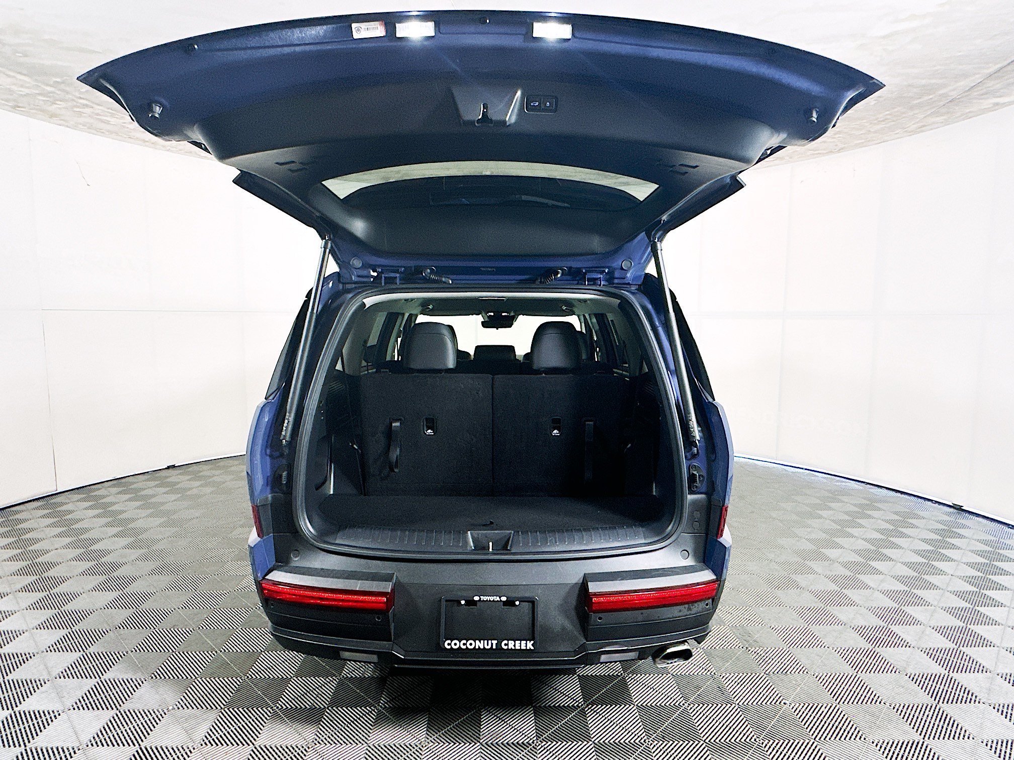 Used 2025 Atlantis Blue Hyundai SEL image 31