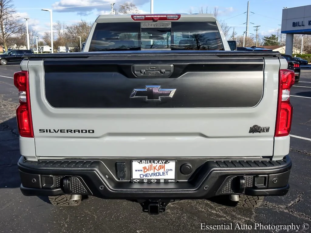 2024 Chevrolet Silverado 1500 ZR2 - Photo 9
