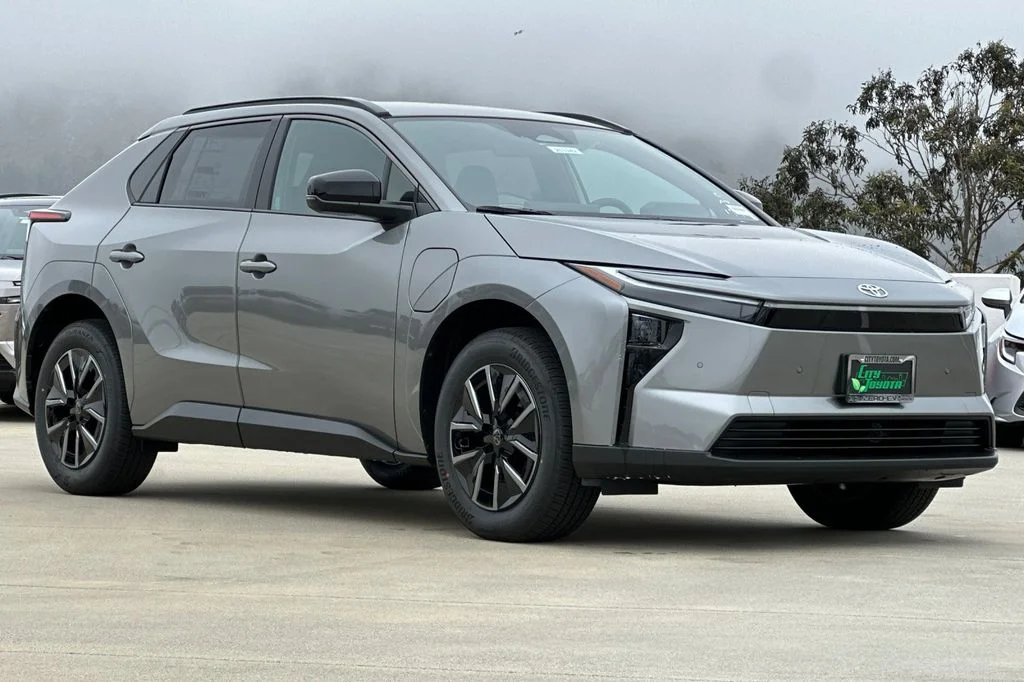 New 2026 Heavy Metal <sup>1</sup> Toyota  XLE image 2