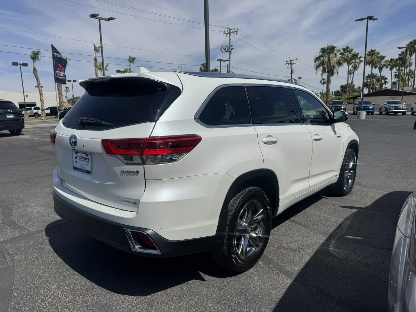 Used 2019  Toyota Hybrid Limited image 5