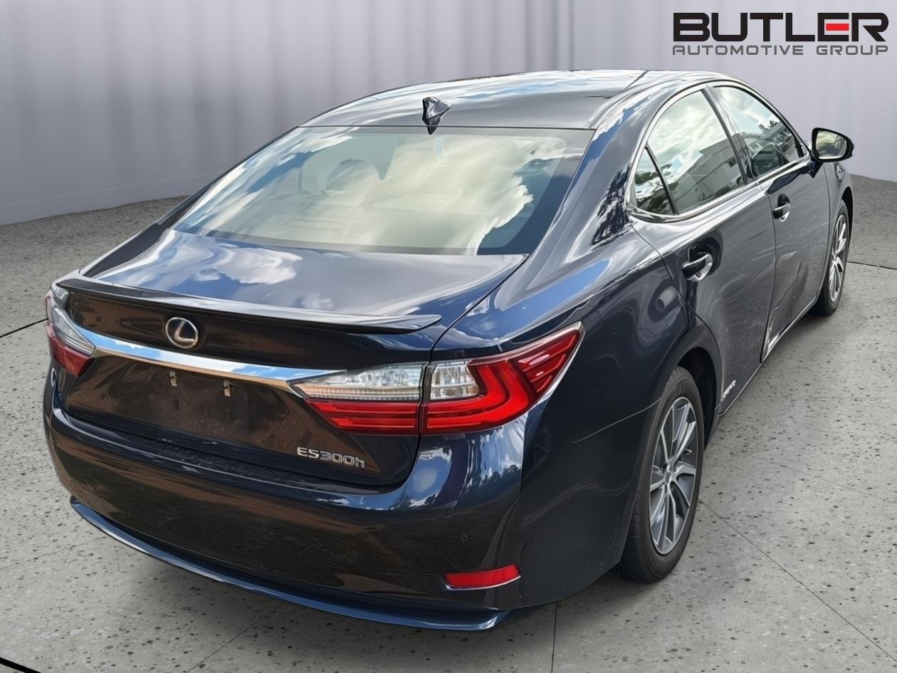 Used 2017 Nightfall Mica Lexus ES 300h image 8
