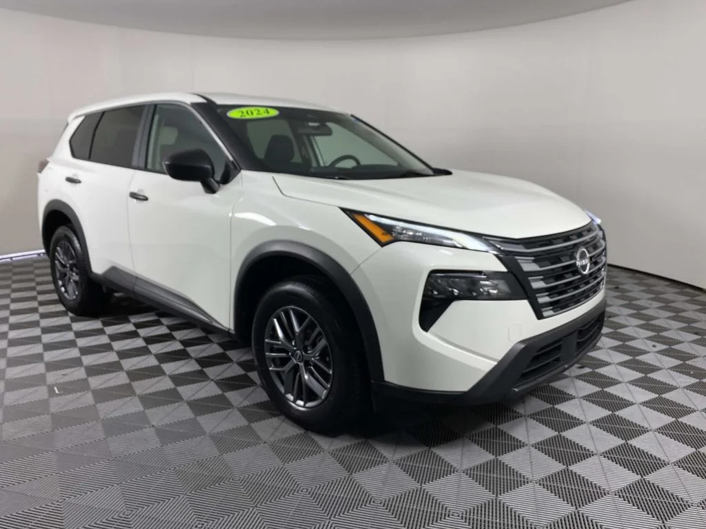 Used 2024 White Nissan S image 1
