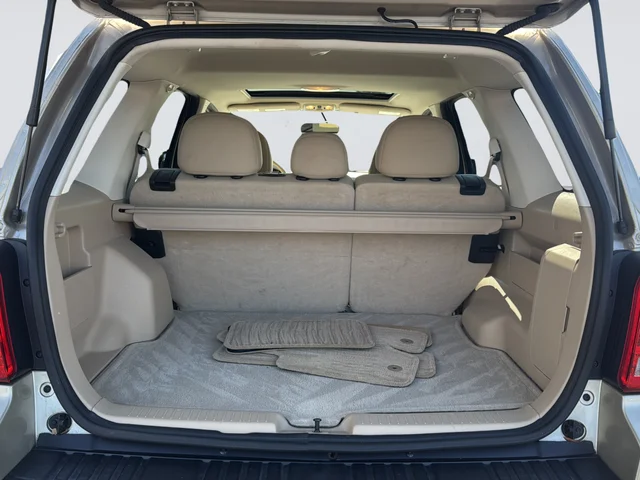 Used 2012 Gold Ford XLT image 30