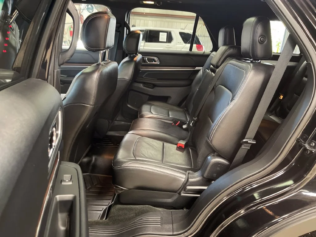 Used 2016 Black Ford Limited image 25