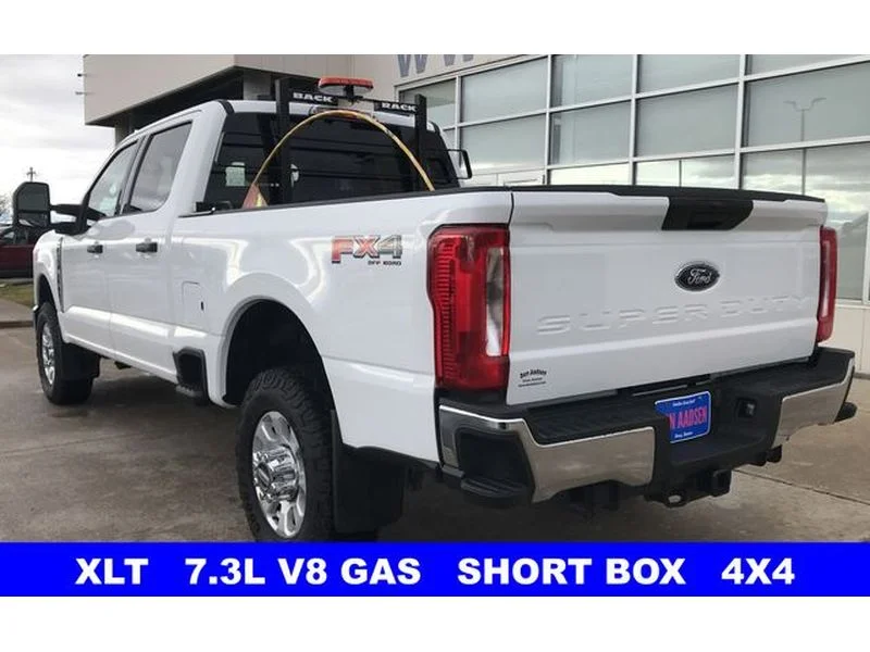 Certified Used 2023 Oxford White Ford XLT image 18