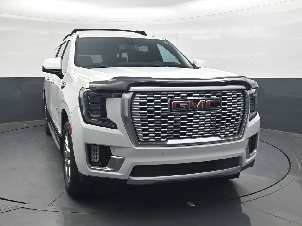 Used 2021 White GMC Denali image 2