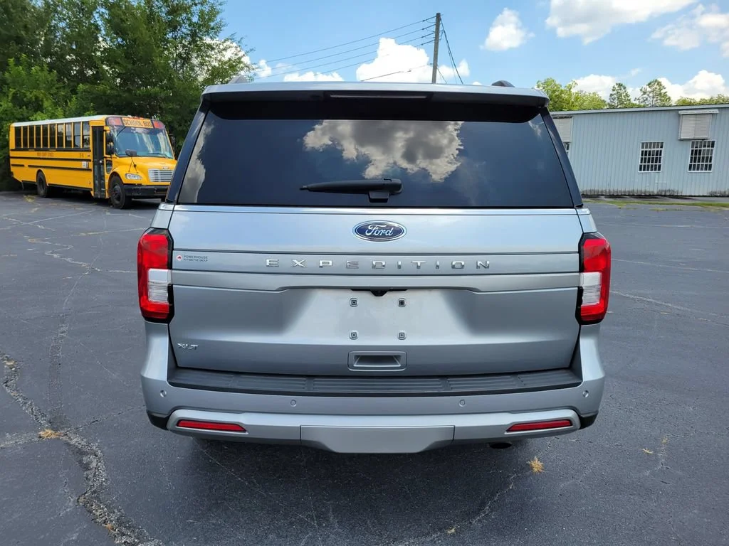 Used 2024 Black Ford XLT image 4
