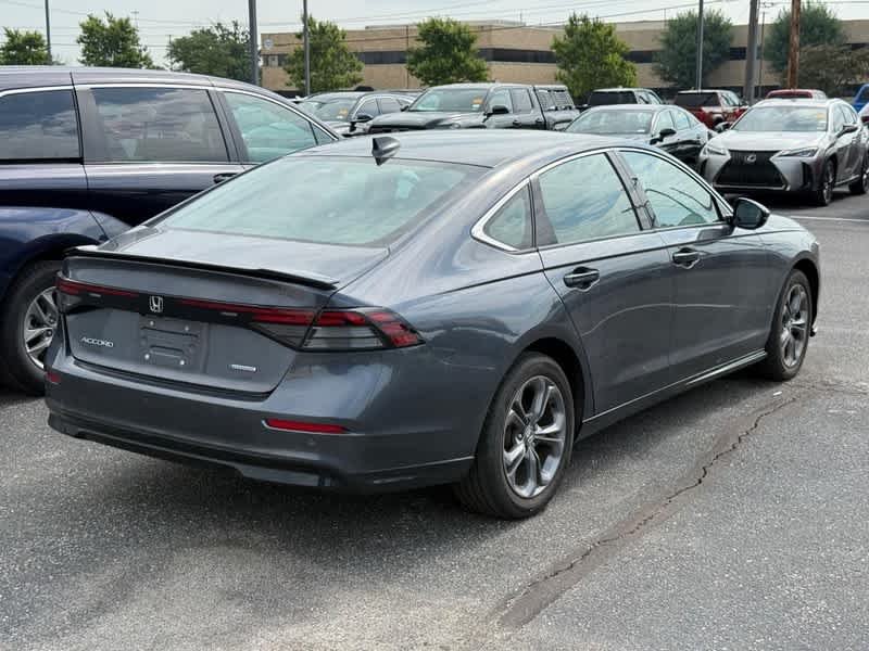 Used 2023  Honda EX-L image 4