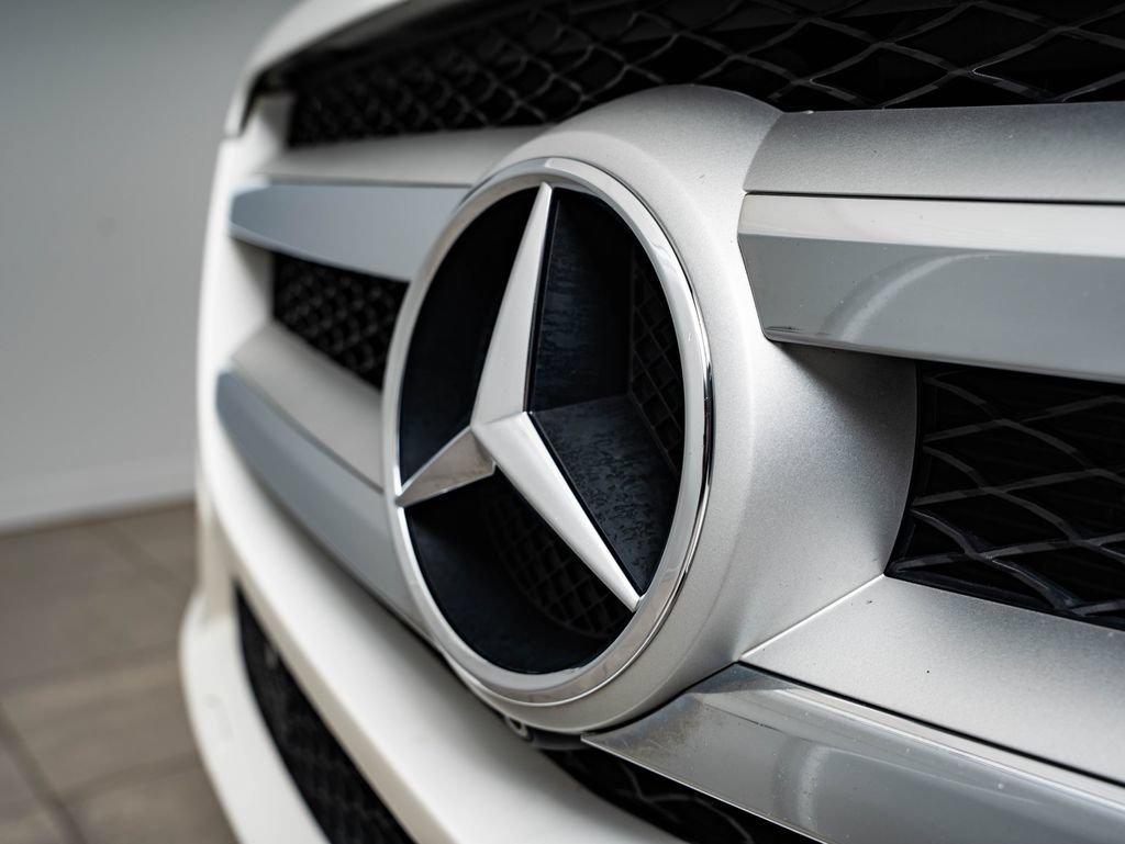 Used 2016 Polar White Mercedes-Benz GL 450 image 3