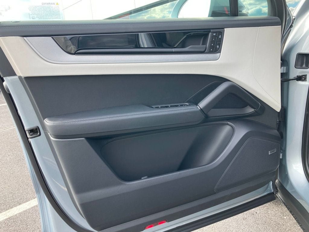 2026 Porsche Cayenne Coup Base - Photo 6