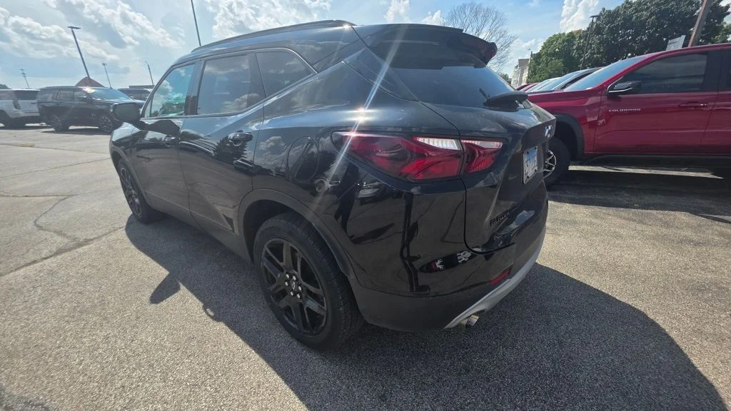 Used 2021 Black Chevrolet LT image 3