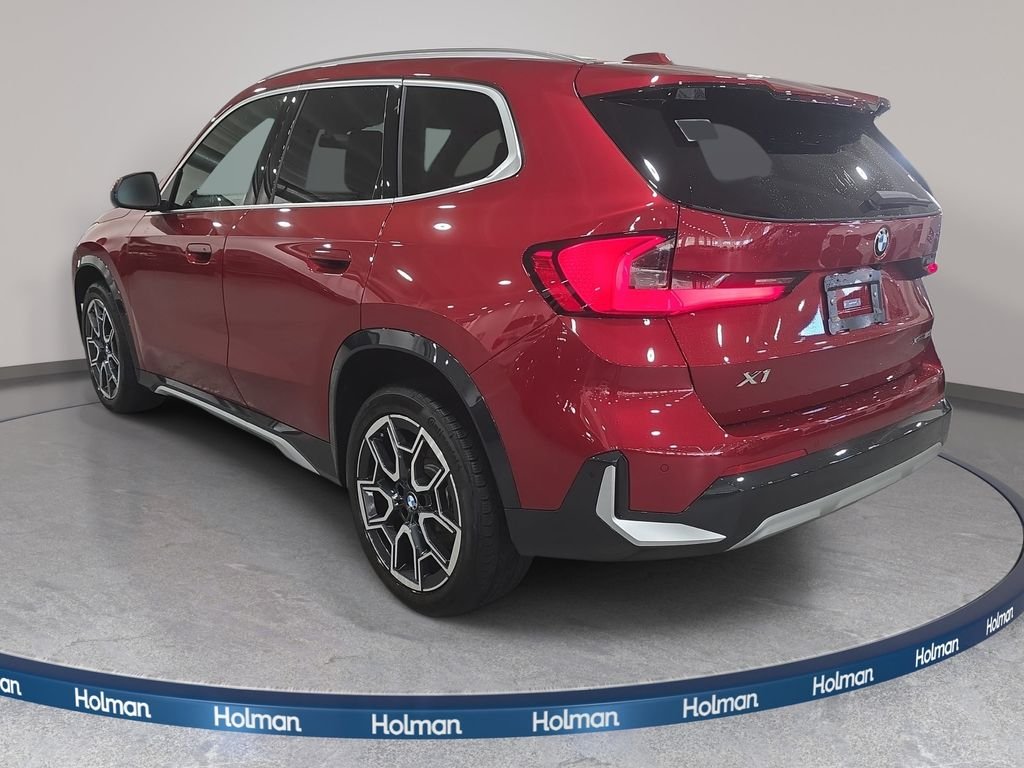 Used 2026 Vegas Red Metallic BMW xDrive28i image 8