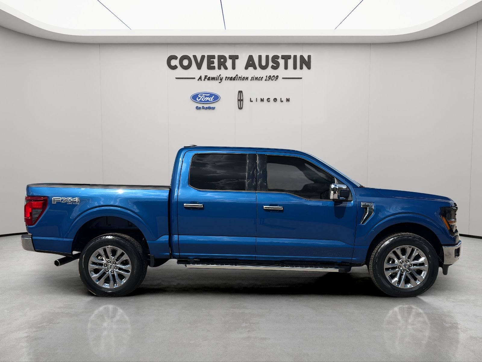 Used 2024 Blue Ford XLT image 6