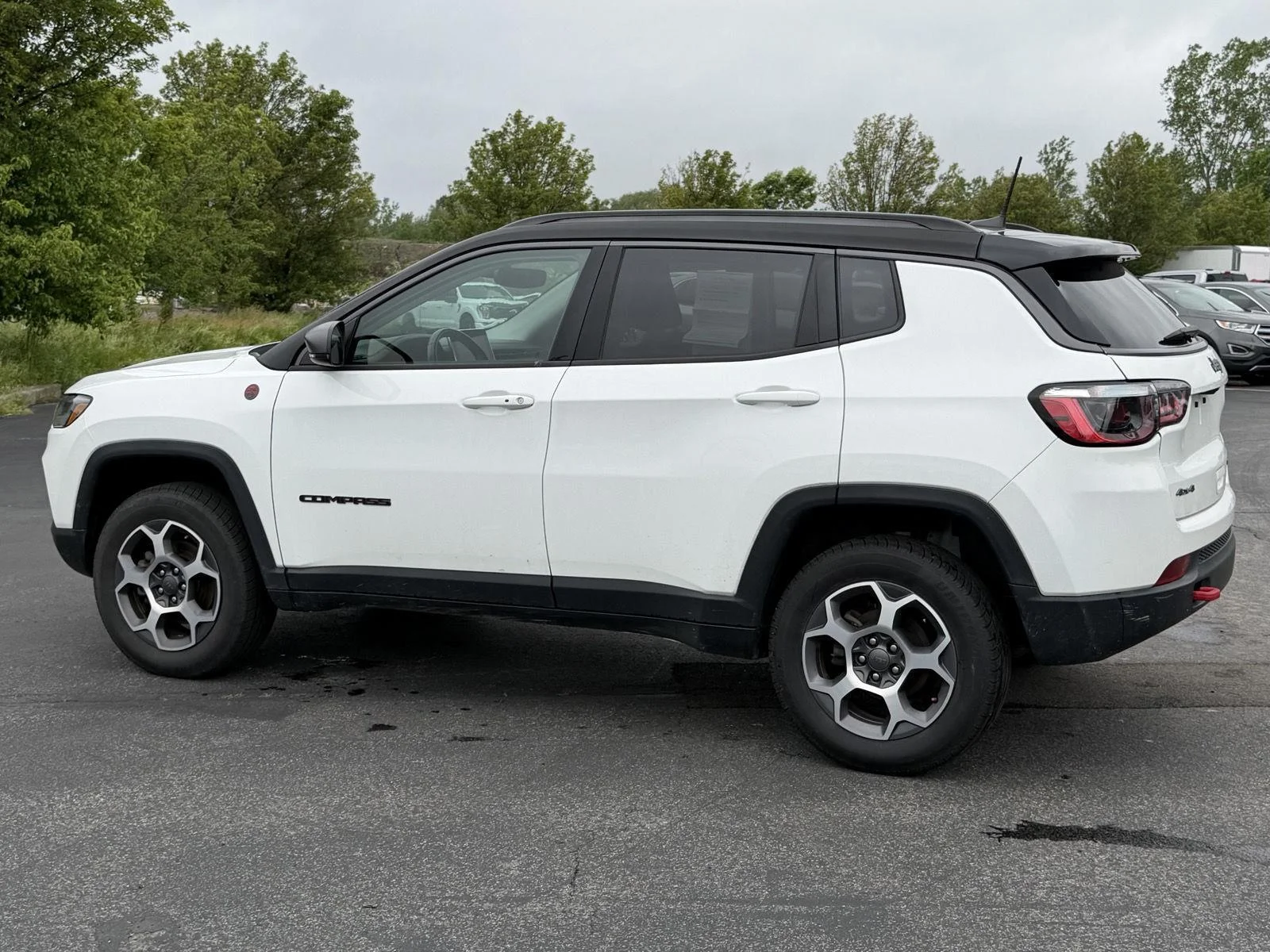 Used 2022 Bright White Clearcoat Jeep Trailhawk image 6