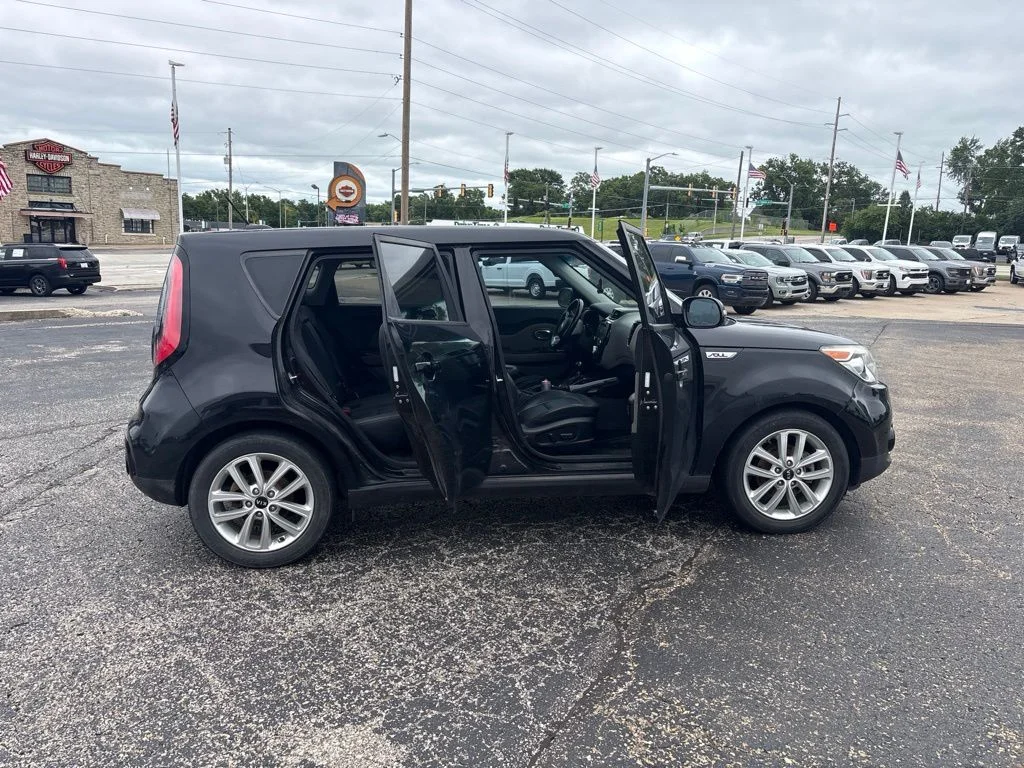 Used 2017 Shadow Black Kia Plus image 8