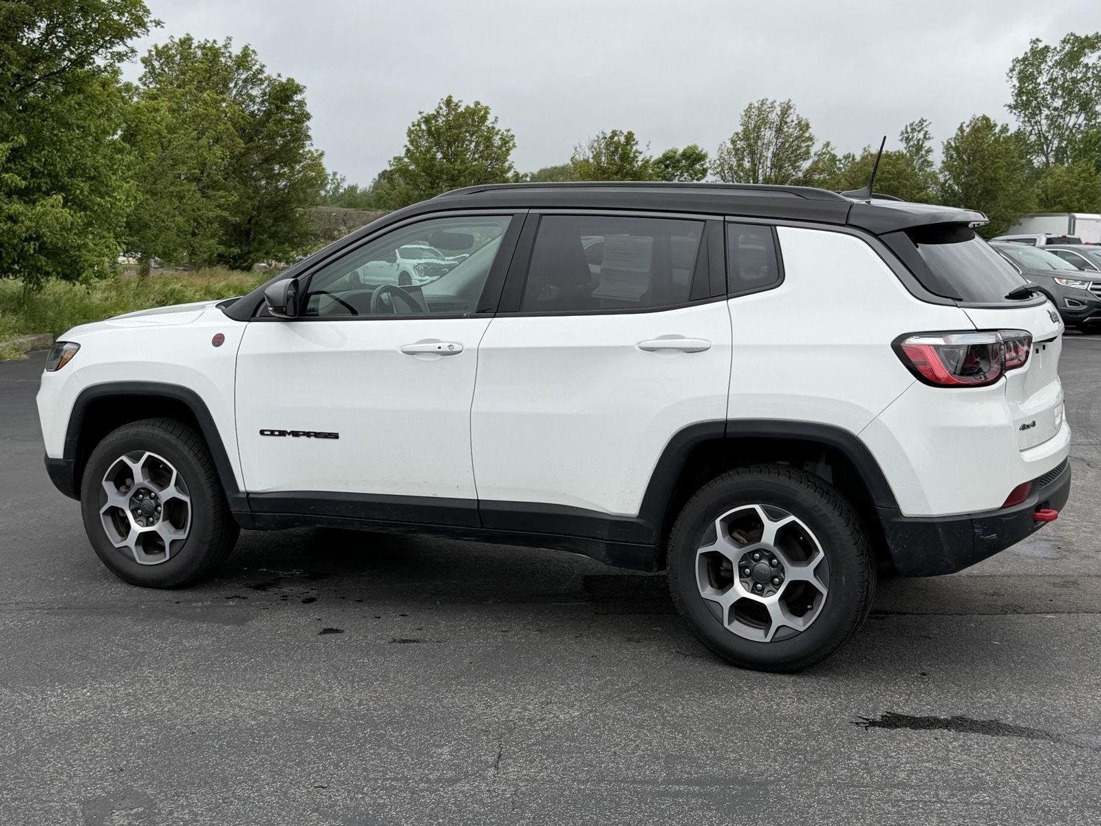 Used 2022 Bright White Clearcoat Jeep Trailhawk image 6