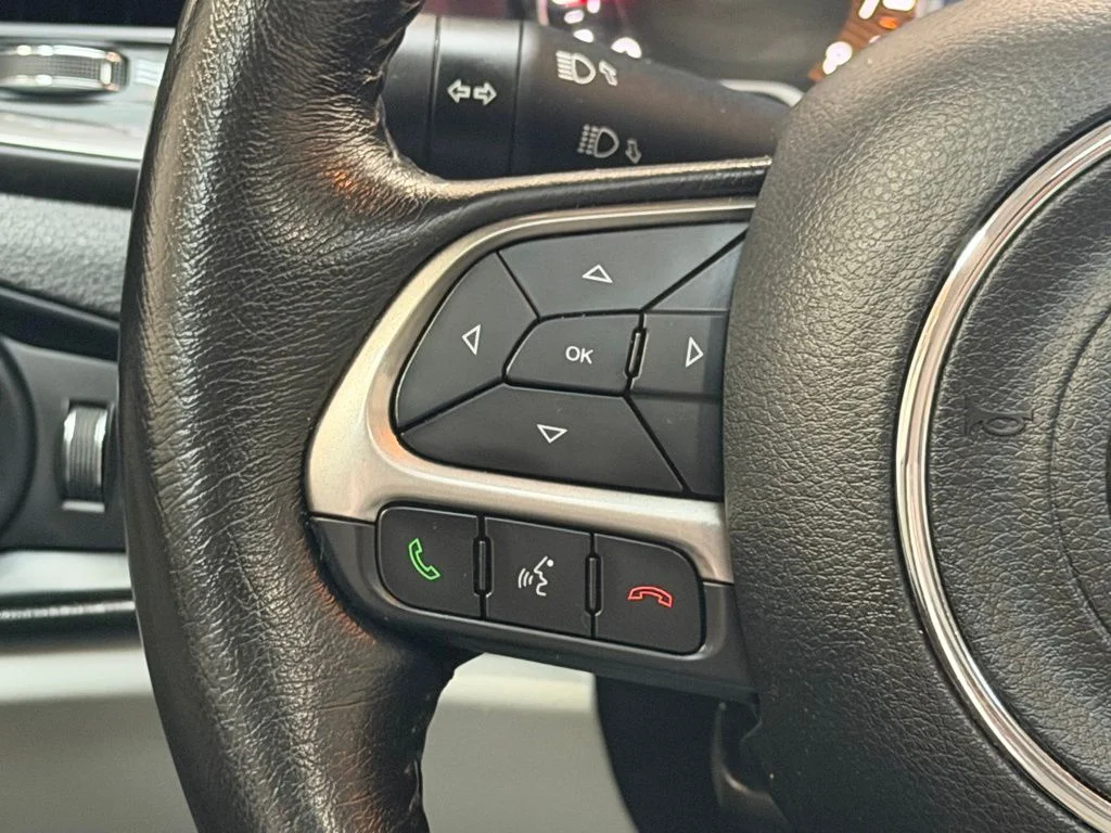 Used 2022 White Jeep Limited image 16