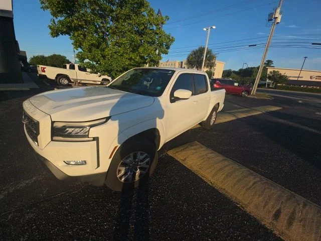 Used 2022 White Nissan SV image 1